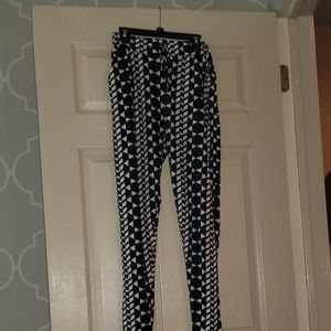 Black/cream pants